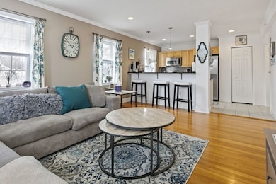 27 Commonwealth Ave unit 5, Chestnut Hill, MA 02467 - photo 4