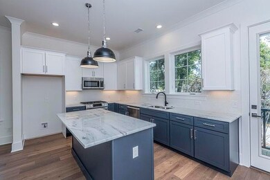 Under cabinet lighting included
