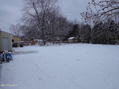 556 Netherfield St NW, Comstock Park, MI 49321 - photo 5