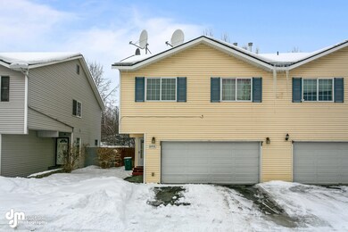 10-Front Exterior_1032