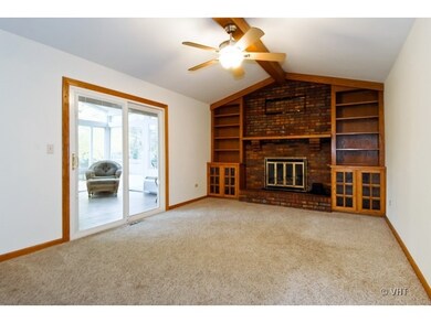 11S457 Webster Ln, Naperville, IL 60564 - photo 6