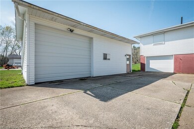 Detached 2 car garage