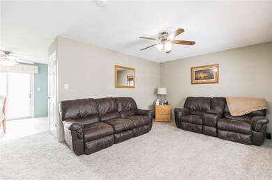 1155 Valley Park St, Marion, IA 52302 - photo 4