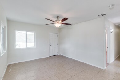 2205 N 27th Place, Phoenix, AZ 85008 - photo 7