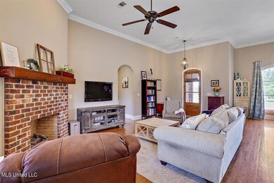 06-105 Windward Ct