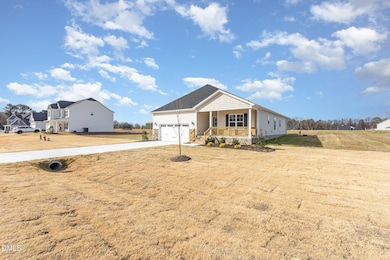 136 Tuskeegee Dr, Smithfield, NC 27577 - photo 2