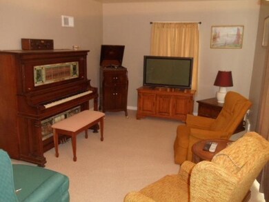 8732 Cottage Grove Ave, Highland, IN 46322 - photo 3