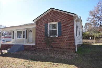 332 Stratford Rd, Archdale, NC 27263 - photo 2