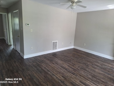 Living Room (2)