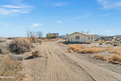 8800 E Badger Cir, Silver Springs, NV 89429 - photo 6