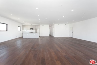 1908 S Palm Grove Ave, Los Angeles, CA 90016 - photo 6