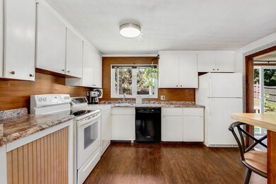 2 Sycamore St, Danvers, MA 01923 - photo 7