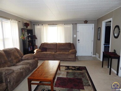 3620 SW Garfield Ave, Topeka, KS 66611 - photo 2