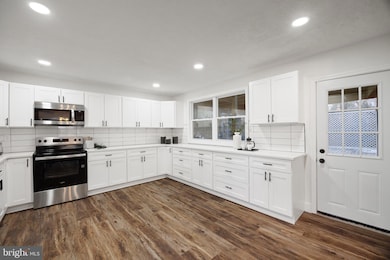 7017 Lancaster Rd, Gwynn Oak, MD 21207 - photo 3