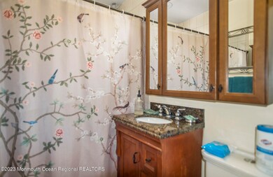 _RMJ0828 bathroom