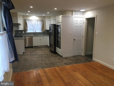 11024 Waycroft Way, Rockville, MD 20852 - photo 3