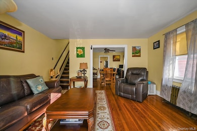 90-49 207th St, Jamaica, NY 11428 - photo 4