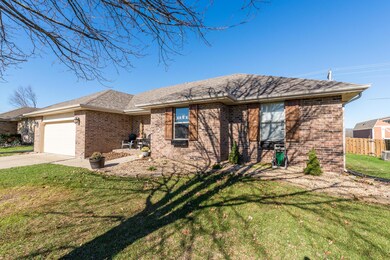 507 W Chestnut Rd, Nixa, MO 65714 - photo 2