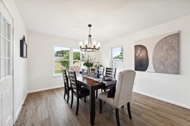 2803 Quail Run Dr, Alvin, TX 77511 - photo 3