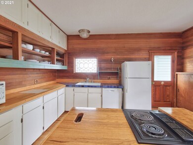 315 E C St, Rainier, OR 97048 - photo 5