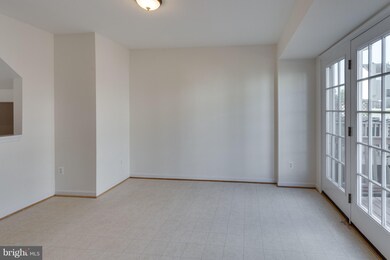 9042 Falcon Glen Ct, Bristow, VA 20136 - photo 6