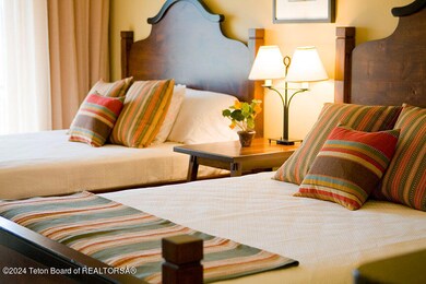 2 Queen Bedroom