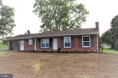 458 N Railroad Ave, New Holland, PA 17557 - photo 3