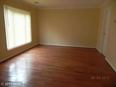6702 Vermont Ct, Hyattsville, MD 20785 - photo 2