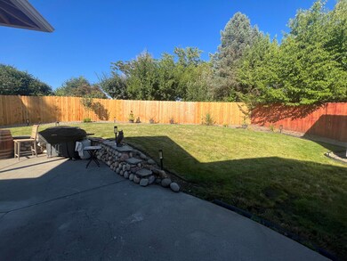 1762 N 10th St unit 10916018, Central Point, OR 97502 - photo 6