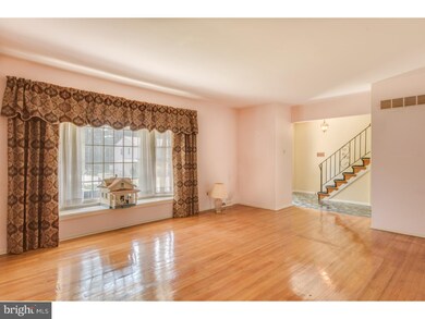 737 Windsor Place, Wallingford, PA 19086 - photo 2