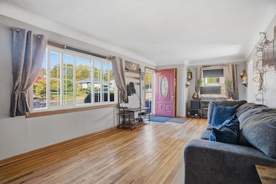 1726 Hyacinth Ave E, Saint Paul, MN 55106 - photo 4