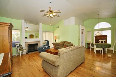 6515Fox - GreatRm-DiningRm