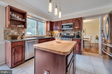 19612 Selby Ave, Poolesville, MD 20837 - photo 5