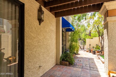 Front View & Courtyard View C