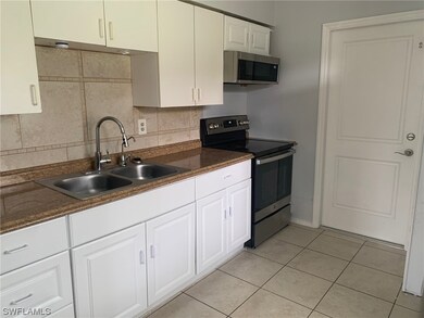 2327 Hunter Blvd unit B, Naples, FL 34116 - photo 5