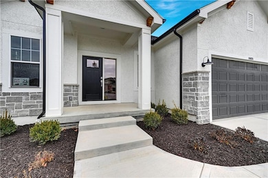 10026 Aurora St, Lenexa, KS 66220 - photo 6