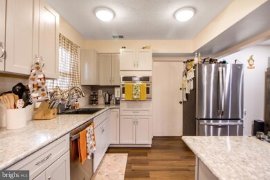 13421 Yorktown Dr, Bowie, MD 20715 - photo 4