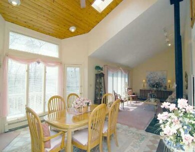 51 Shannock Rd, Wakefield, RI 02879 - photo 4