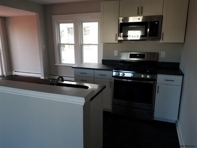 19 Hutton St, Albany, NY 12204 - photo 6