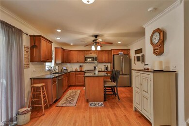 842 S Fork Dr, Easton, PA 18040 - photo 6