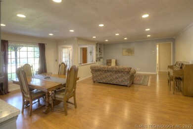 1015 N Muskogee Ave, Claremore, OK 74017 - photo 5