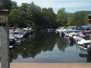 Another area of the dockaminiums
