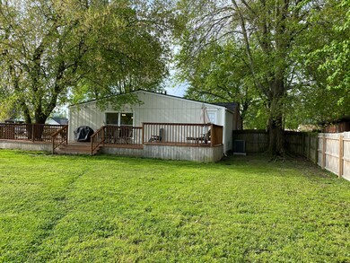 view of large back yard