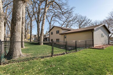 1420 Swanhill Dr, Albert Lea, MN 56007 - photo 2