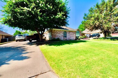 910 Overton Dr, Weatherford, TX 76086 - photo 5