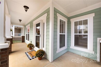 Covered Front Porch!