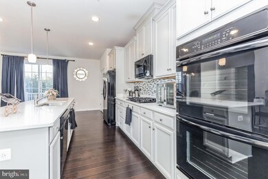 3122 Belair Gate Ln, Landover, MD 20785 - photo 5