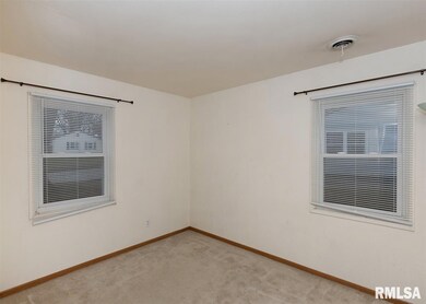 7428 N Oak St, Davenport, IA 52806 - photo 7