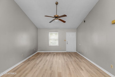 126 Windsor Ct, Jacksonville, NC 28546 - photo 6