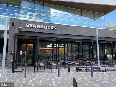 Town Square Towers unit 231, Washington, DC 20024 - photo 3